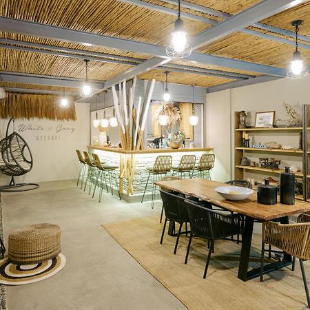 White And Grey Apartment Mykonos Town Exterior foto